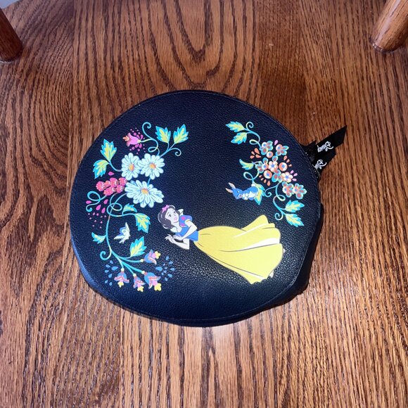 Vera Bradley Snow White Cosmetic Case - Picture 2 of 3